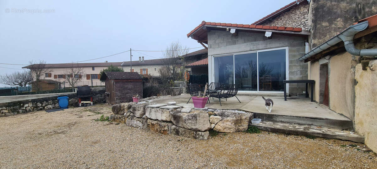 Maison à JUJURIEUX