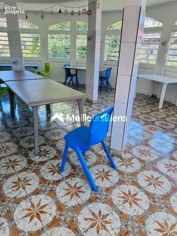 Baisse de prix !!! a vendre sur baie mahault proche commoditees grande villa  de 392 m² sur 796 m² de terrain - photo 17