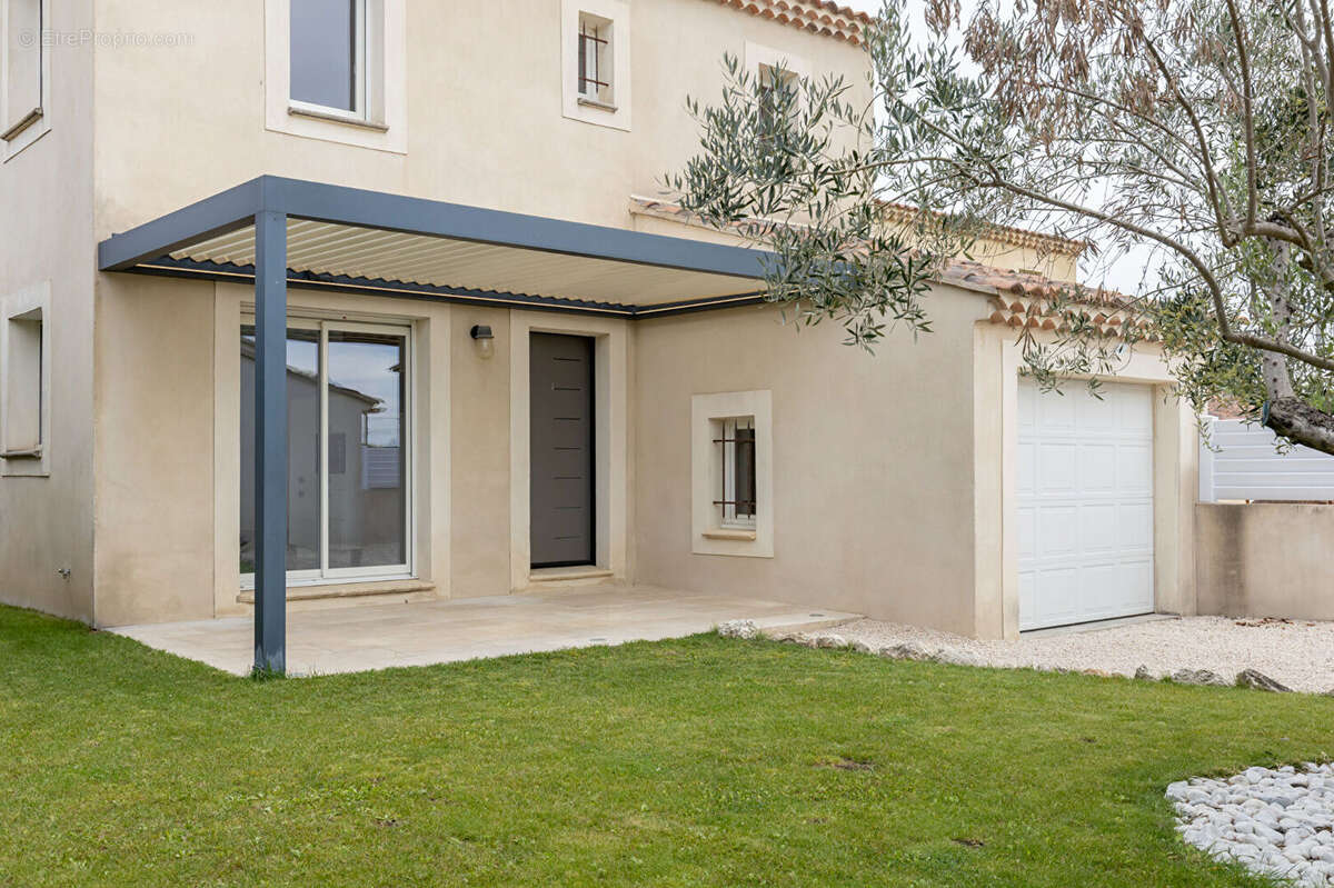 Maison à JONQUERETTES