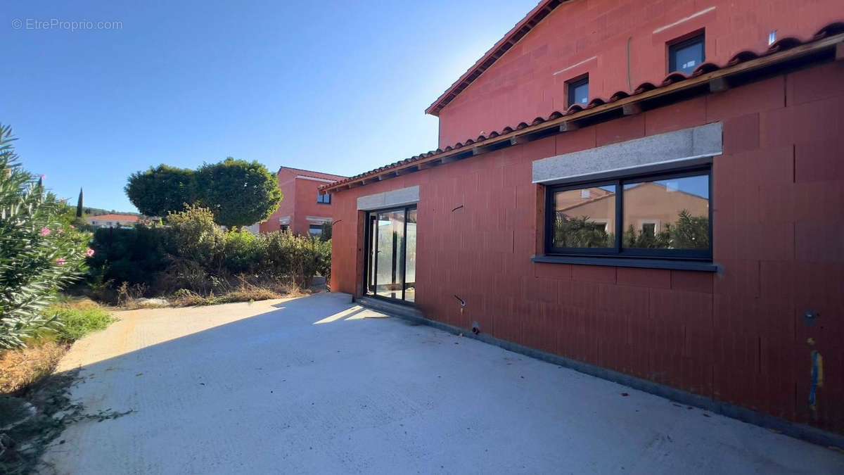 Photo 5 - Maison à NISSAN-LEZ-ENSERUNE