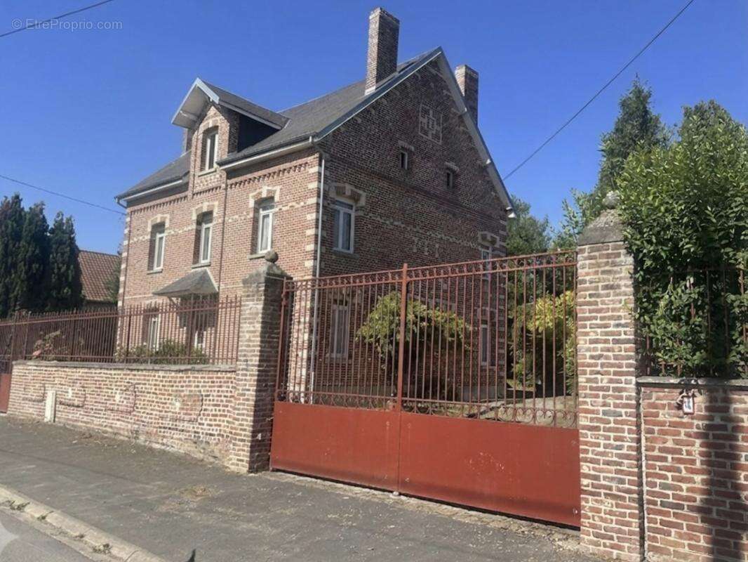 Maison de maître de caractère – bertry – 290 m² – terrain 1 700 m² - photo 2