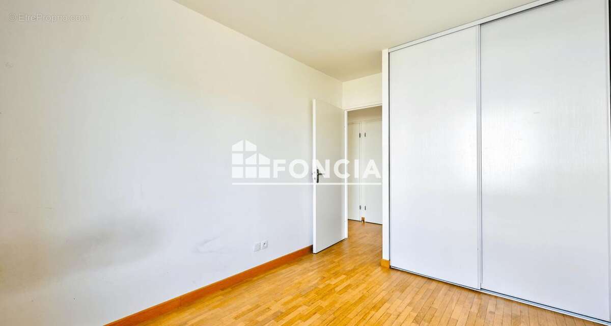 Appartement familial de 4 pièces (3 chambres) avec une place de parking, proche des écoles, des commerces et des transports - photo 7