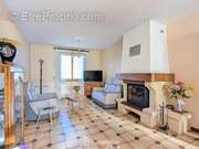 Partie salon - Maison à SABLE-SUR-SARTHE