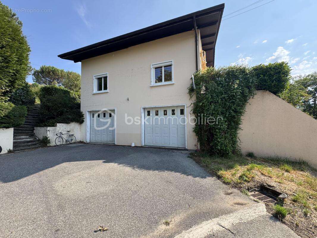 Maison 8 pièces 285 m² - photo 2
