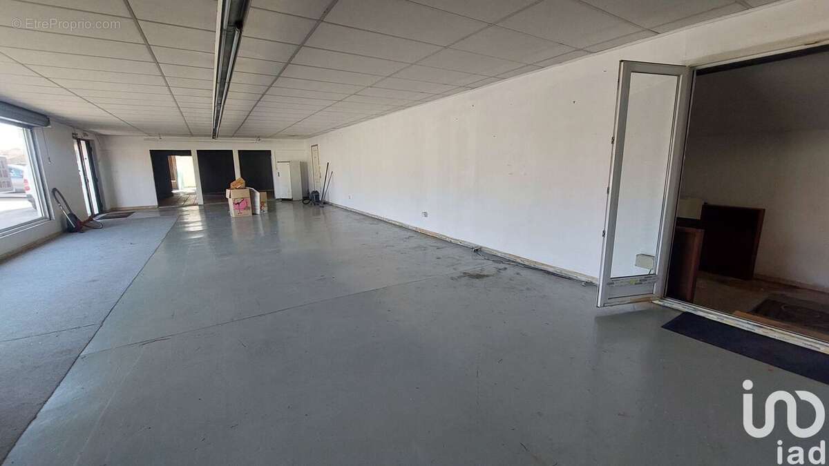 Photo 3 - Commerce à LAMOTHE-MONTRAVEL