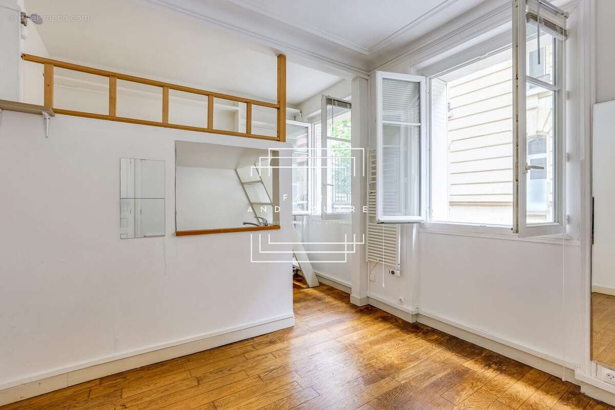 Appartement à NEUILLY-SUR-SEINE