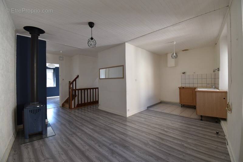 Maison à SAINT-AGREVE