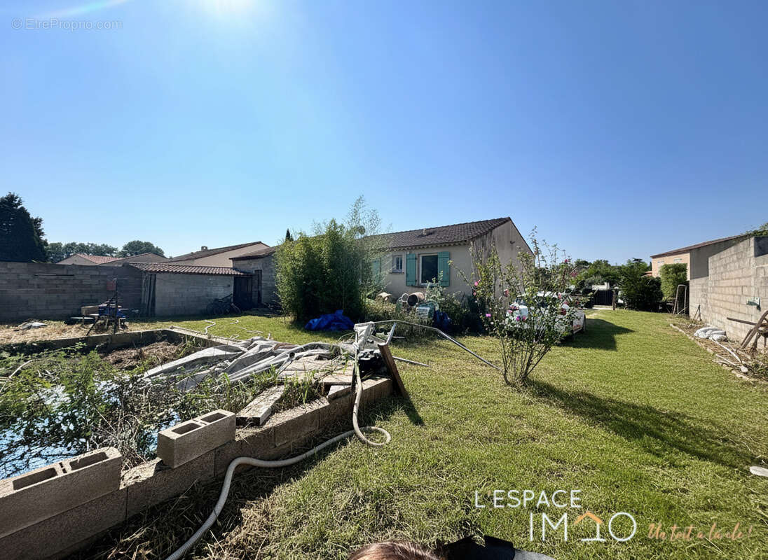 Le calme, l’espace et le potentiel pour cette maison à Plan d'orgon ! - photo 3