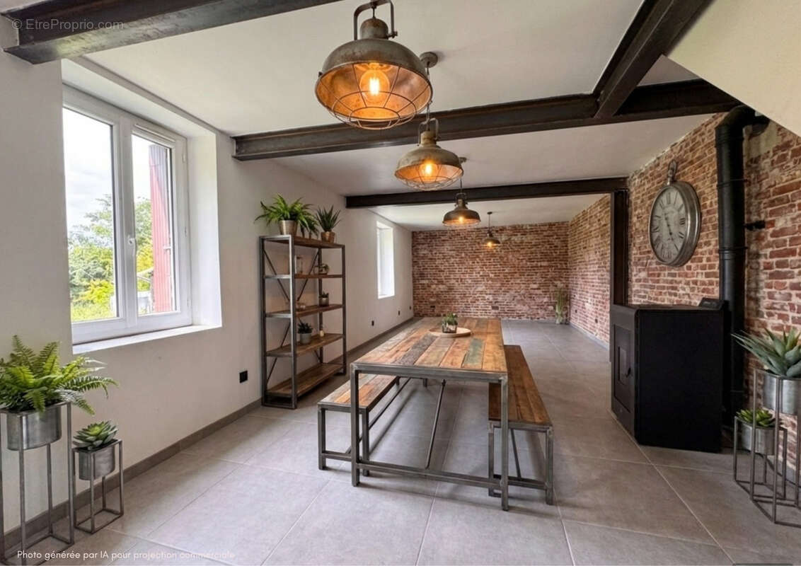 Maison à CLONAS-SUR-VAREZE