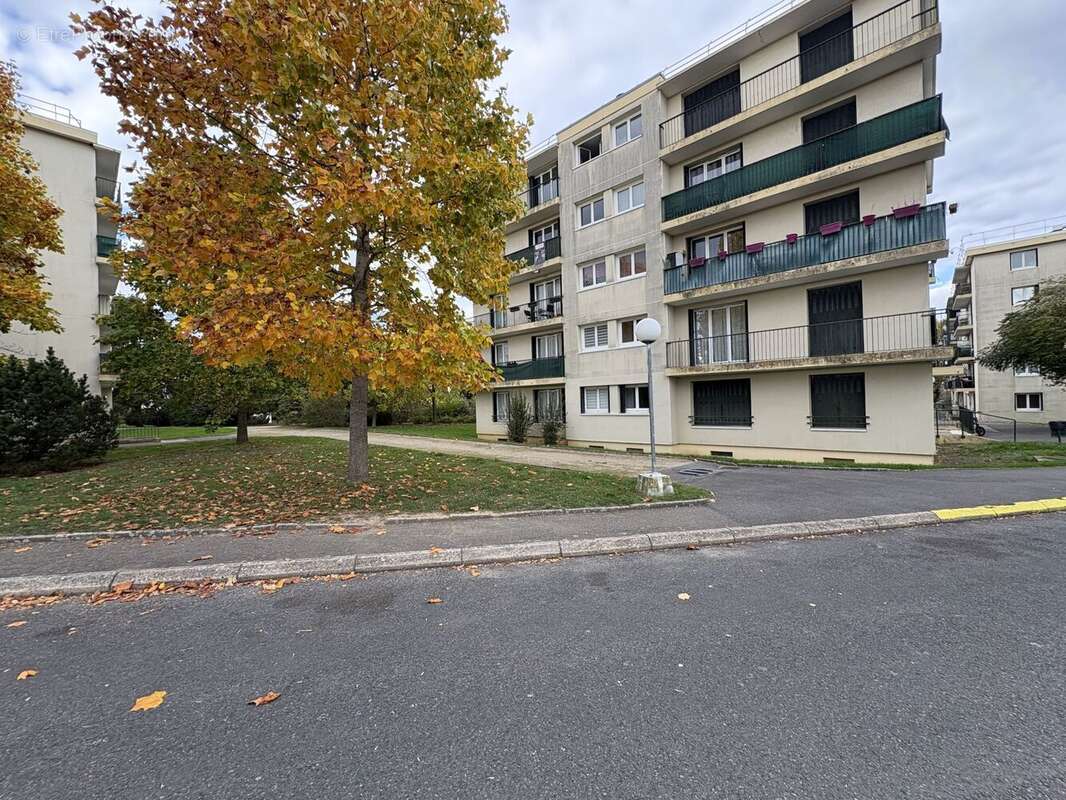 Appartement à MENNECY