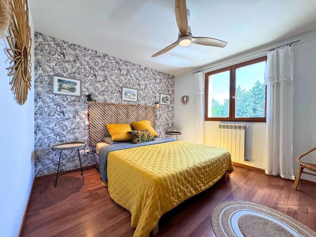 Maison 192 m² à Castelnau-De-Guers  - photo 6