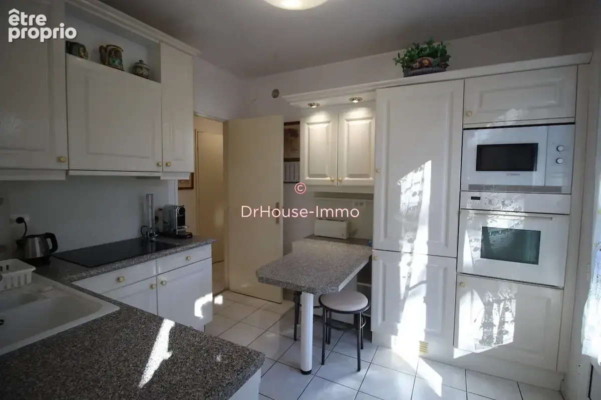 Appartement 4 pièces 96 m² à vendre à Cavalaire-Sur-Mer (83240) - photo 3