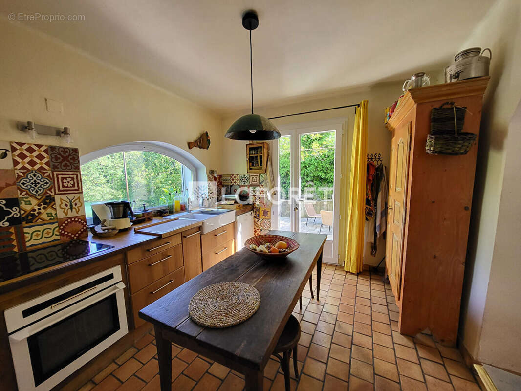 Maison à L'ISLE-SUR-LA-SORGUE