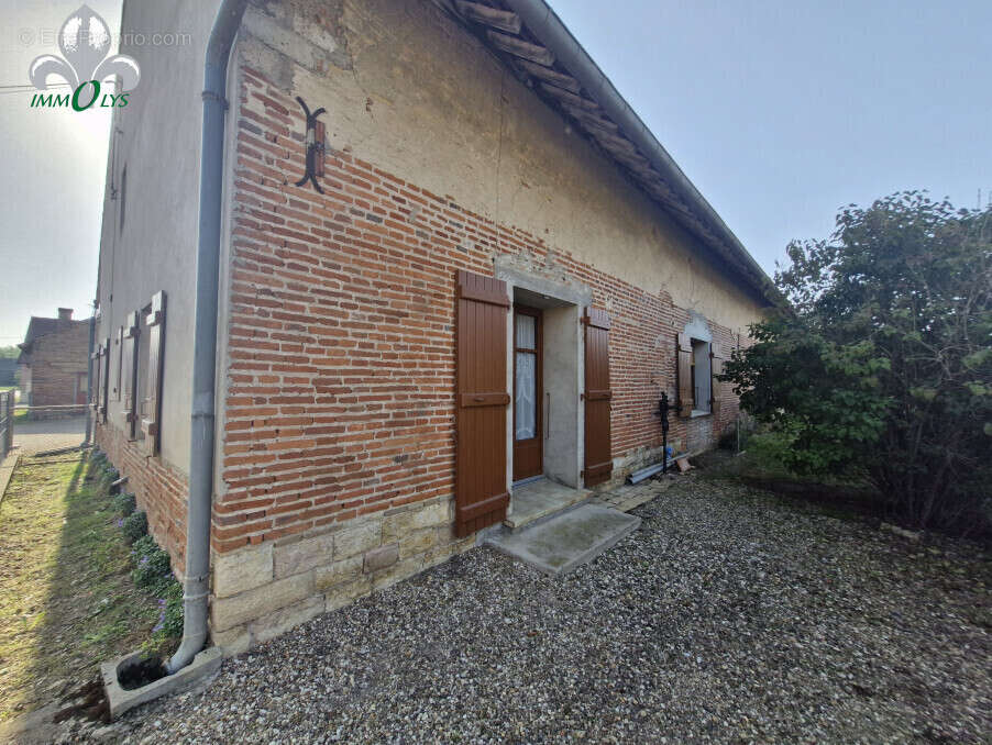 Maison à LONGEPIERRE