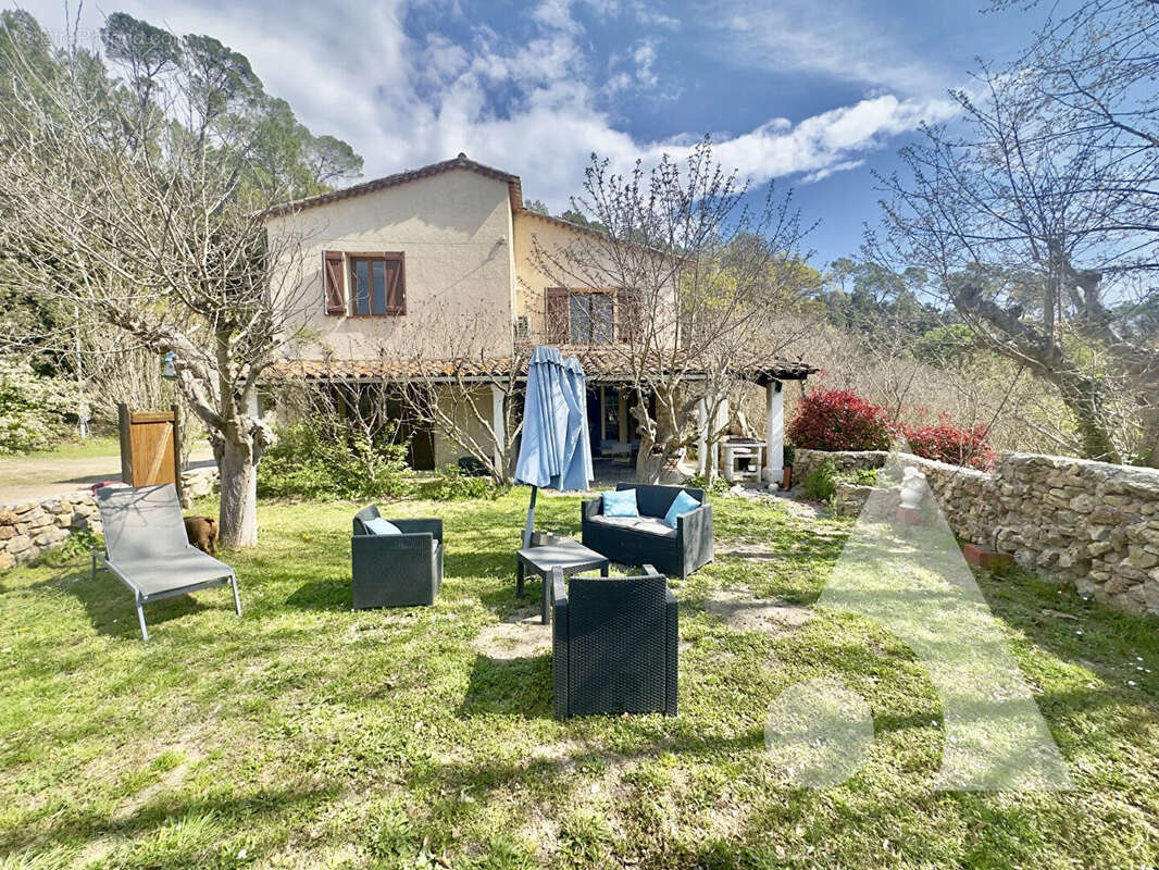 Maison à LORGUES