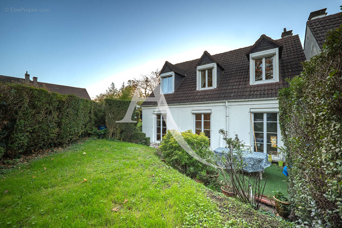 Maison à LIMEIL-BREVANNES