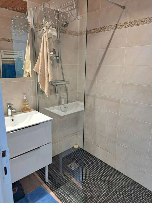 Nouveau prix – À découvrir sans tarder : charmant appartement entièrement rénové à Brides-les-Bains (35 m²) - photo 10