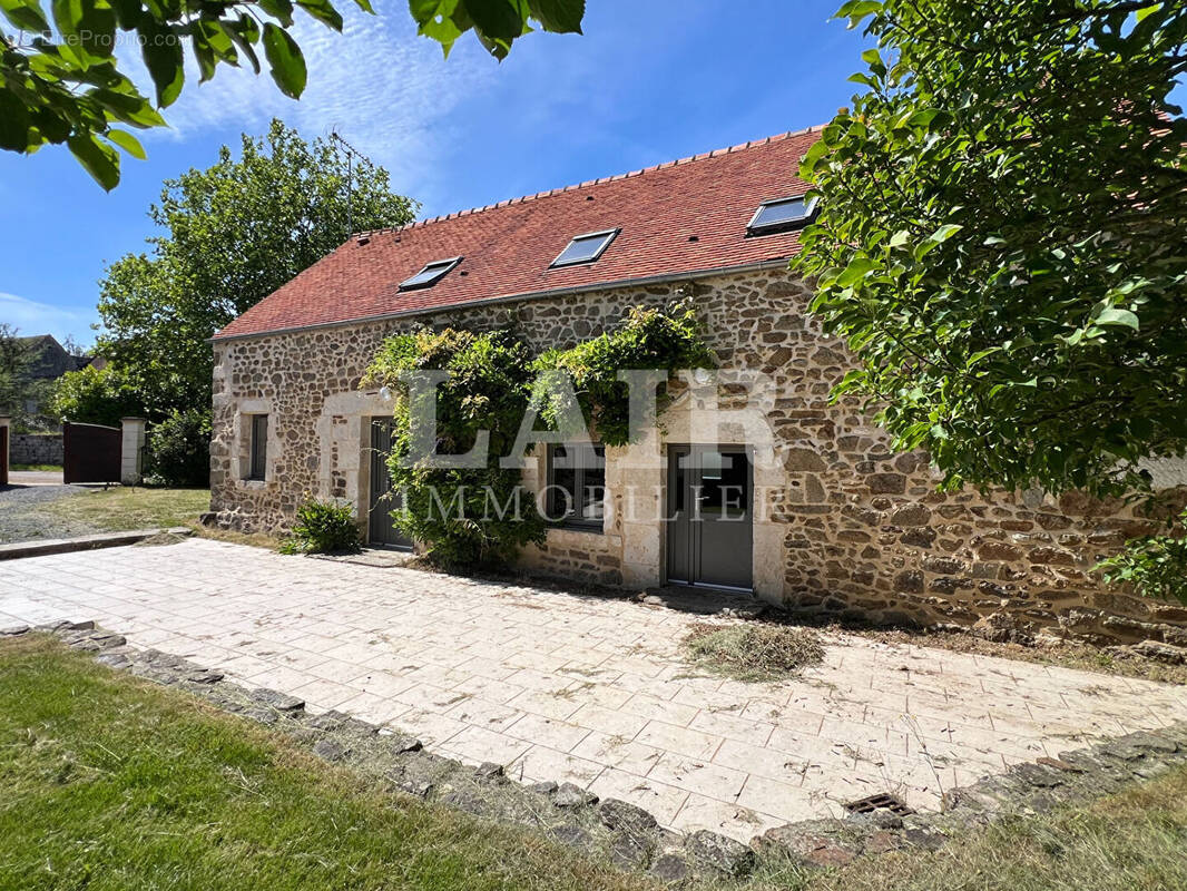 Maison à AVOINE