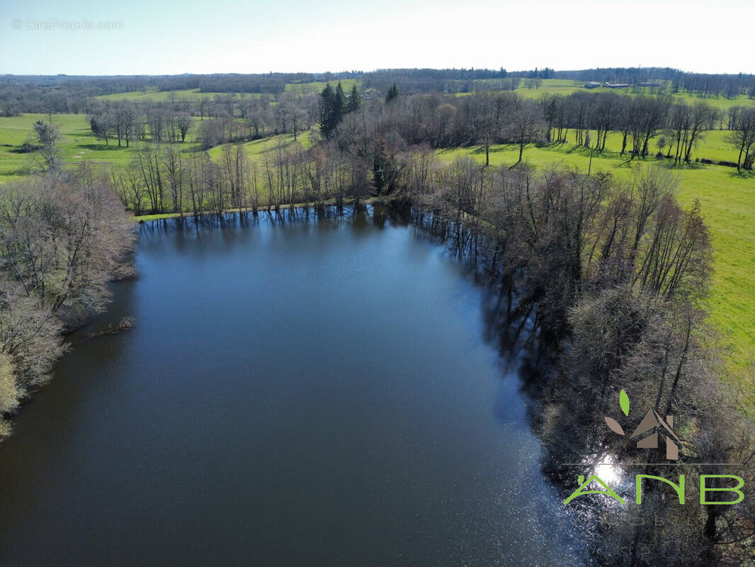 Terrain à MOUZON