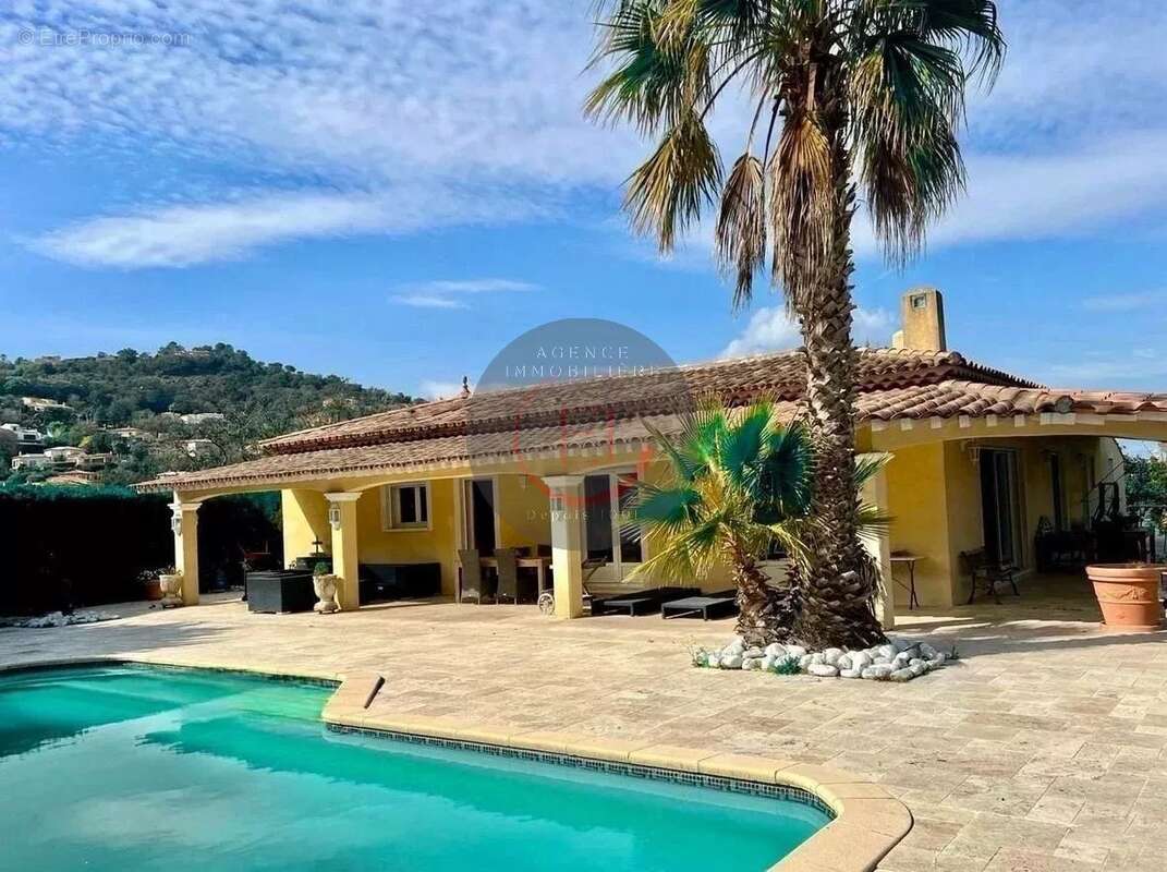 Maison à LES ADRETS-DE-L&#039;ESTEREL