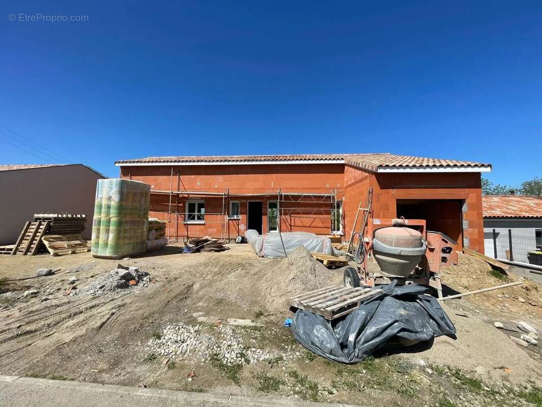 Maison à LA BASTIDE-DE-LORDAT