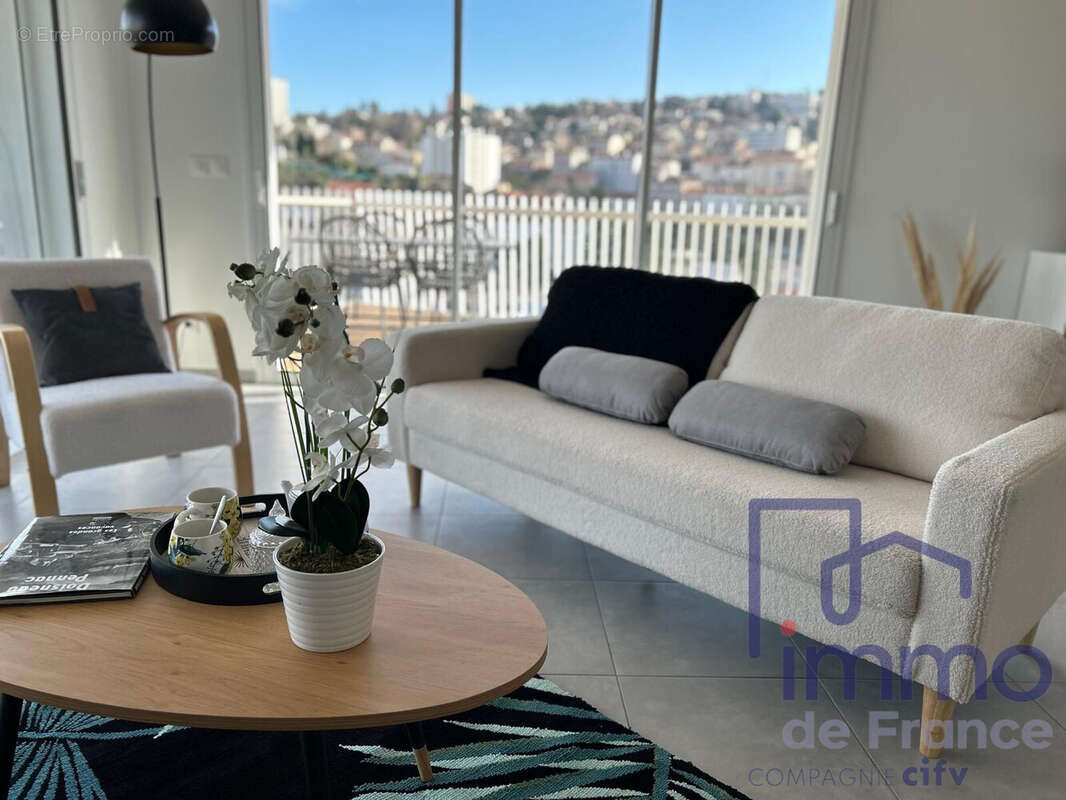 Appartement 57 m² à Saint-Etienne  - photo 4