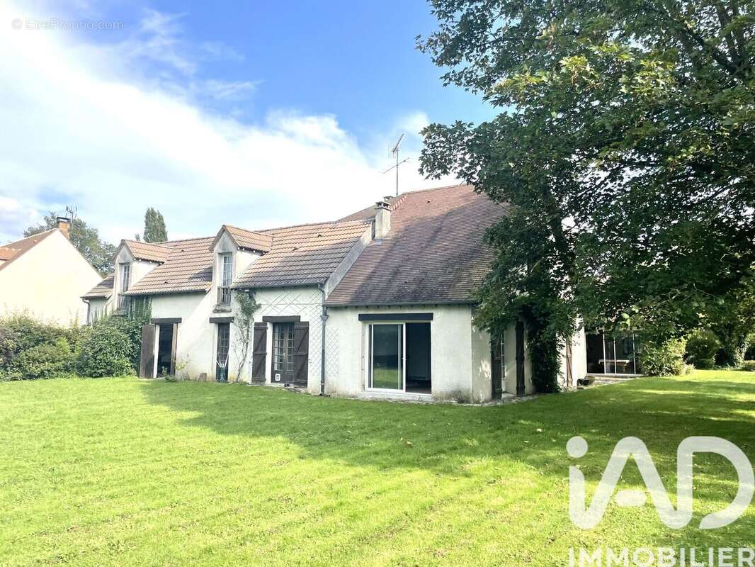 Maison 372 m² à Saint-Hilarion  - photo 4