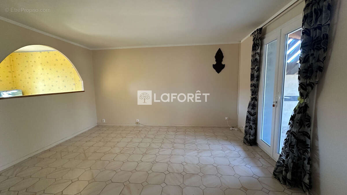 Maison à LA FARE-LES-OLIVIERS