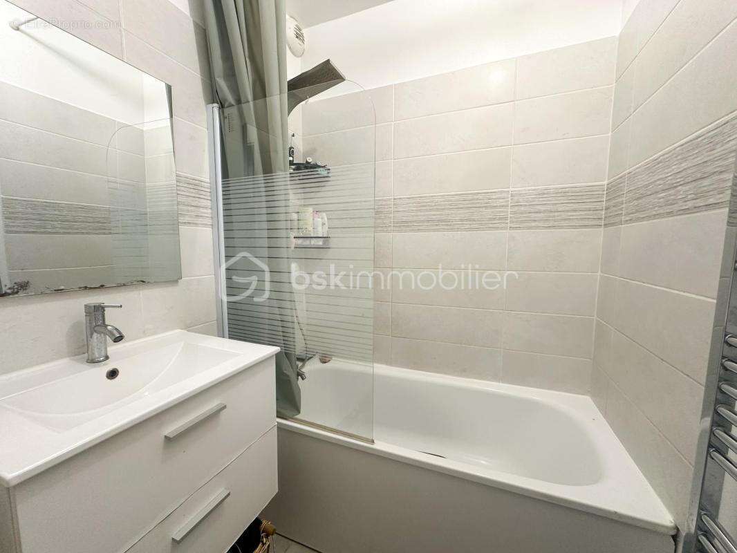 Appartement à SAVIGNY-LE-TEMPLE