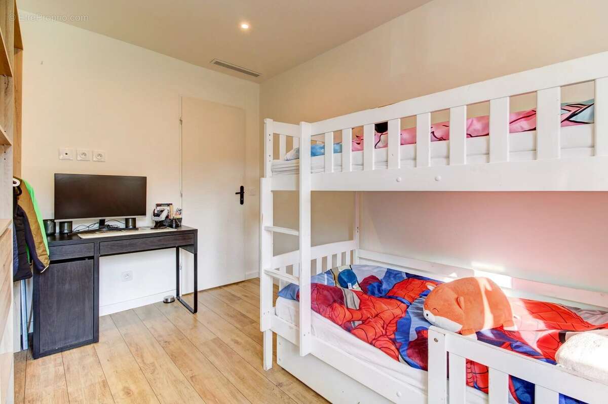 Appartement à SAINT-MARTIN-DU-VAR