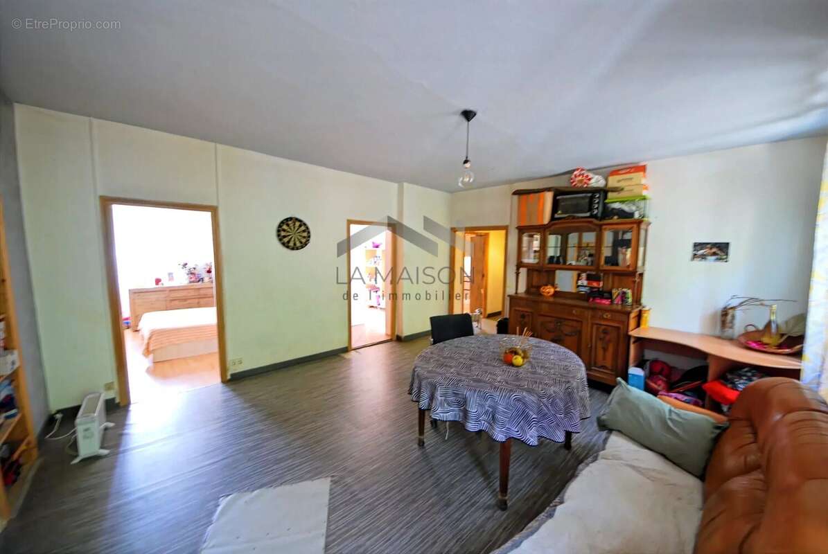 Appartement à LEVIE