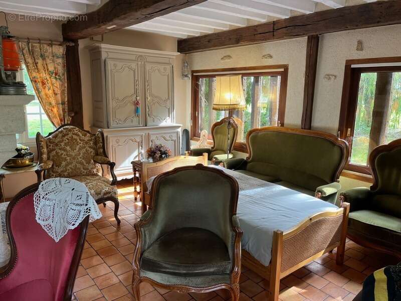Maison à FAUGUERNON