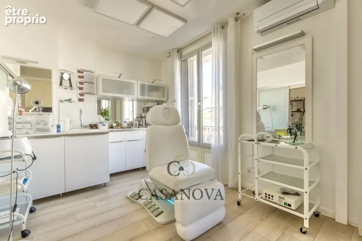 Appartement 130 m² avec balcon et ascenseur  Montpellier Comédie idéal profession libérale - photo 9
