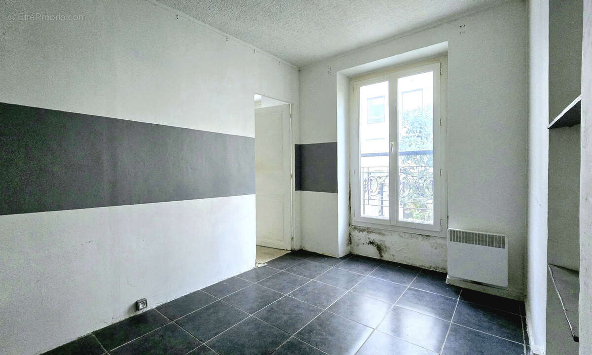 Dpt Paris (75), à vendre PARIS 18EME ARRONDISSEMENT appartement T2 de 28,25 m² - photo 4