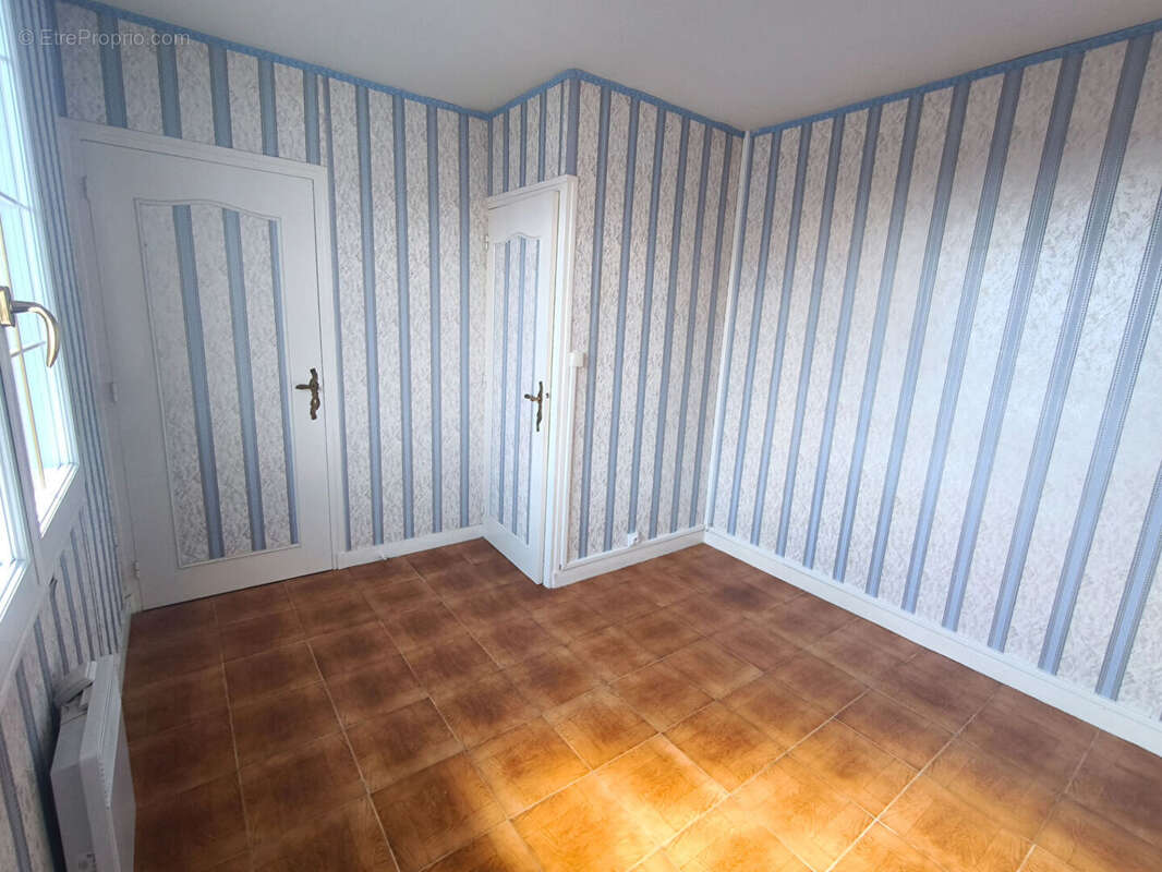 Maison à VARENNES-VAUZELLES