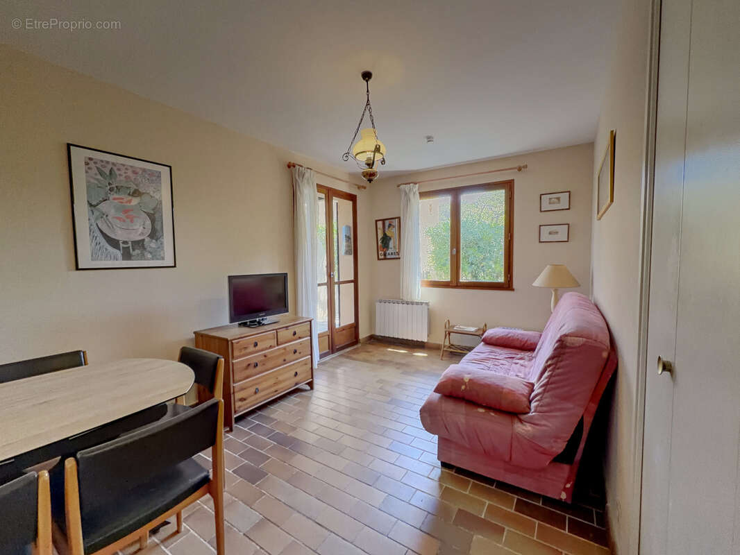 Appartement à SIX-FOURS-LES-PLAGES