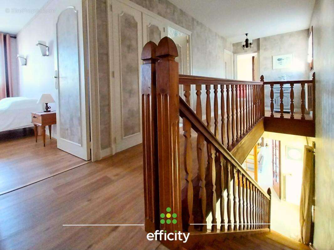 Maison 175 m² à Saint-Georges-De-Didonne  - photo 10
