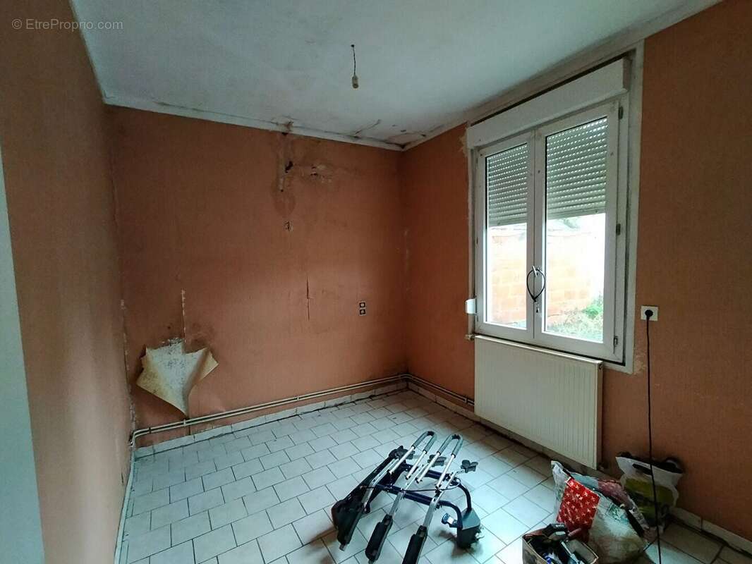 Maison à VILLAINES-LA-JUHEL