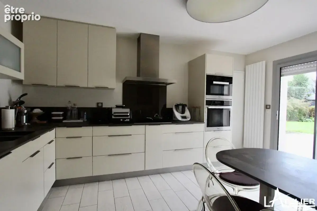 Maison 9 pièces 233 m² à vendre à Saint-Etienne-De-Montluc (44360) - photo 3