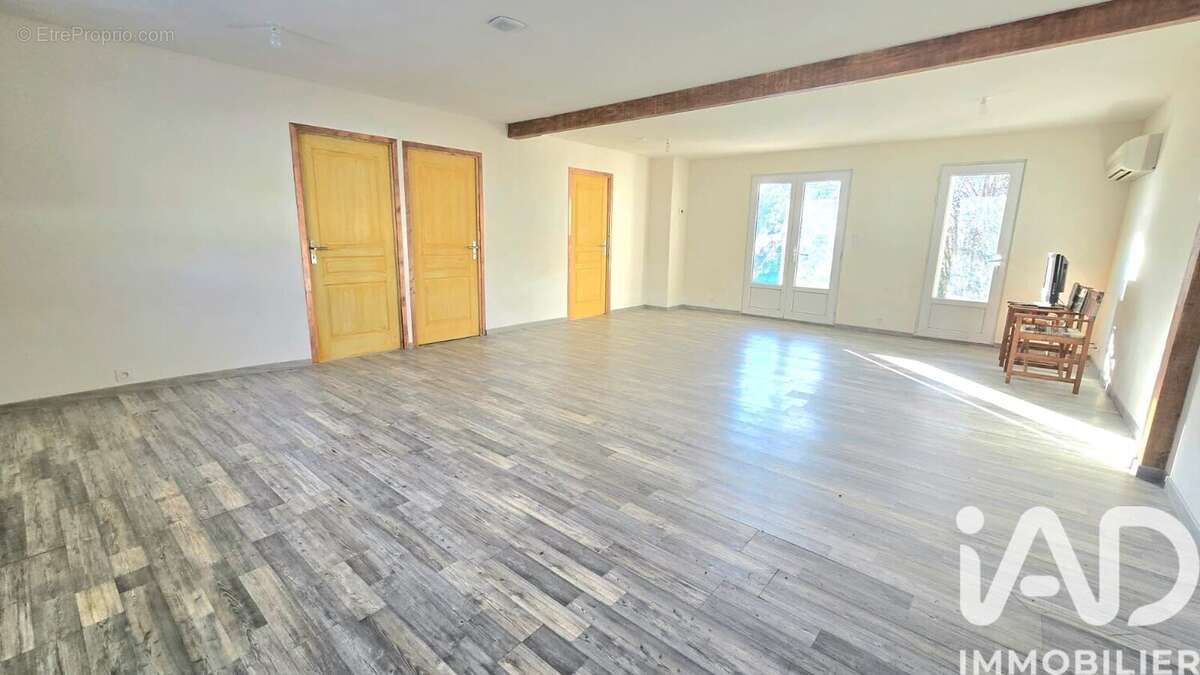 Photo 2 - Maison à CHARBONNIERES-LES-VARENNES