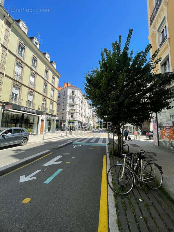 Commerce à GRENOBLE