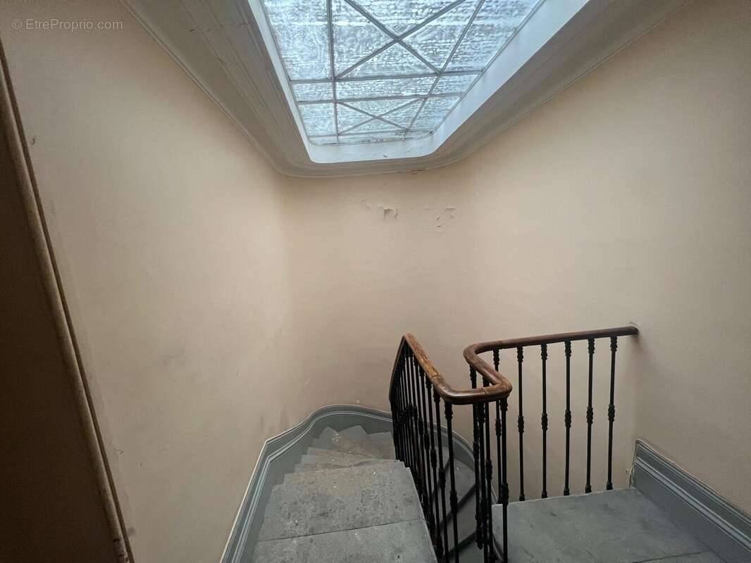 Partie communes dernier étage - Appartement à BORDEAUX