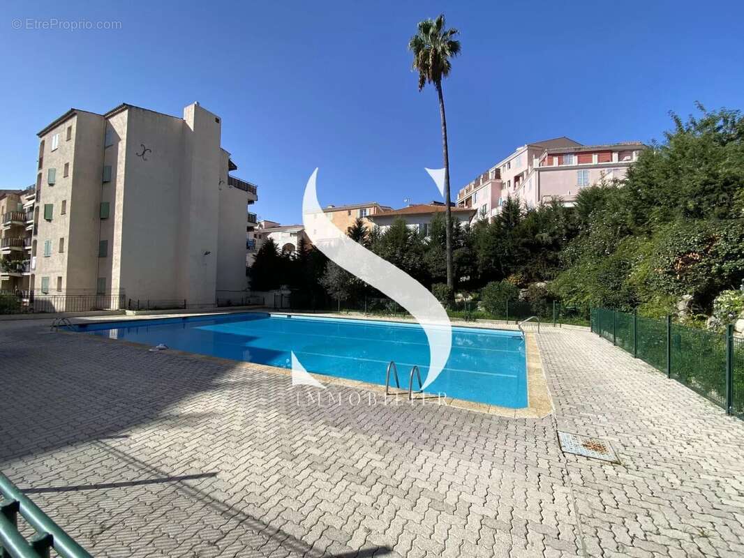 Appartement à VALLAURIS