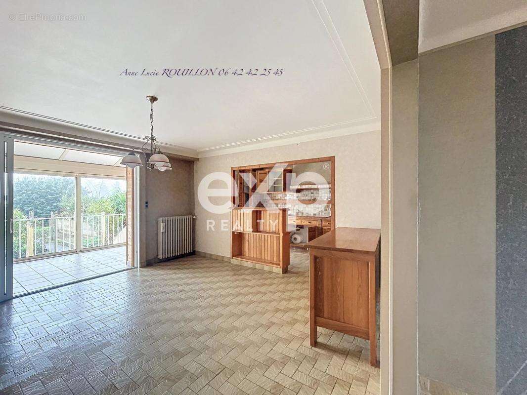 Maison à SAINT-MACAIRE-EN-MAUGES