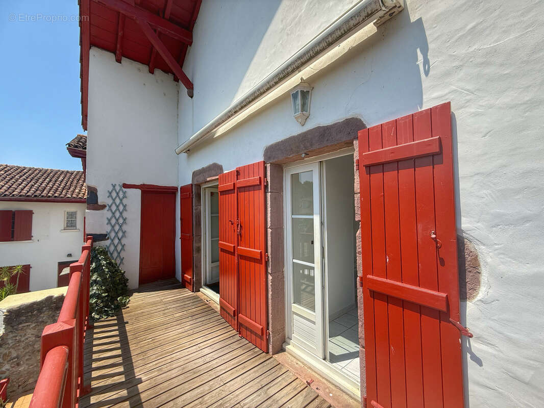 Appartement T3 avec balcon et place de parking - photo 2