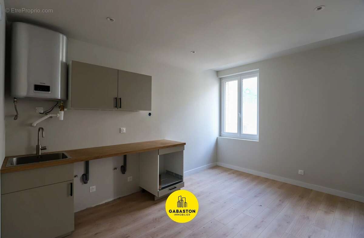 Appartement à MARSEILLE-1E