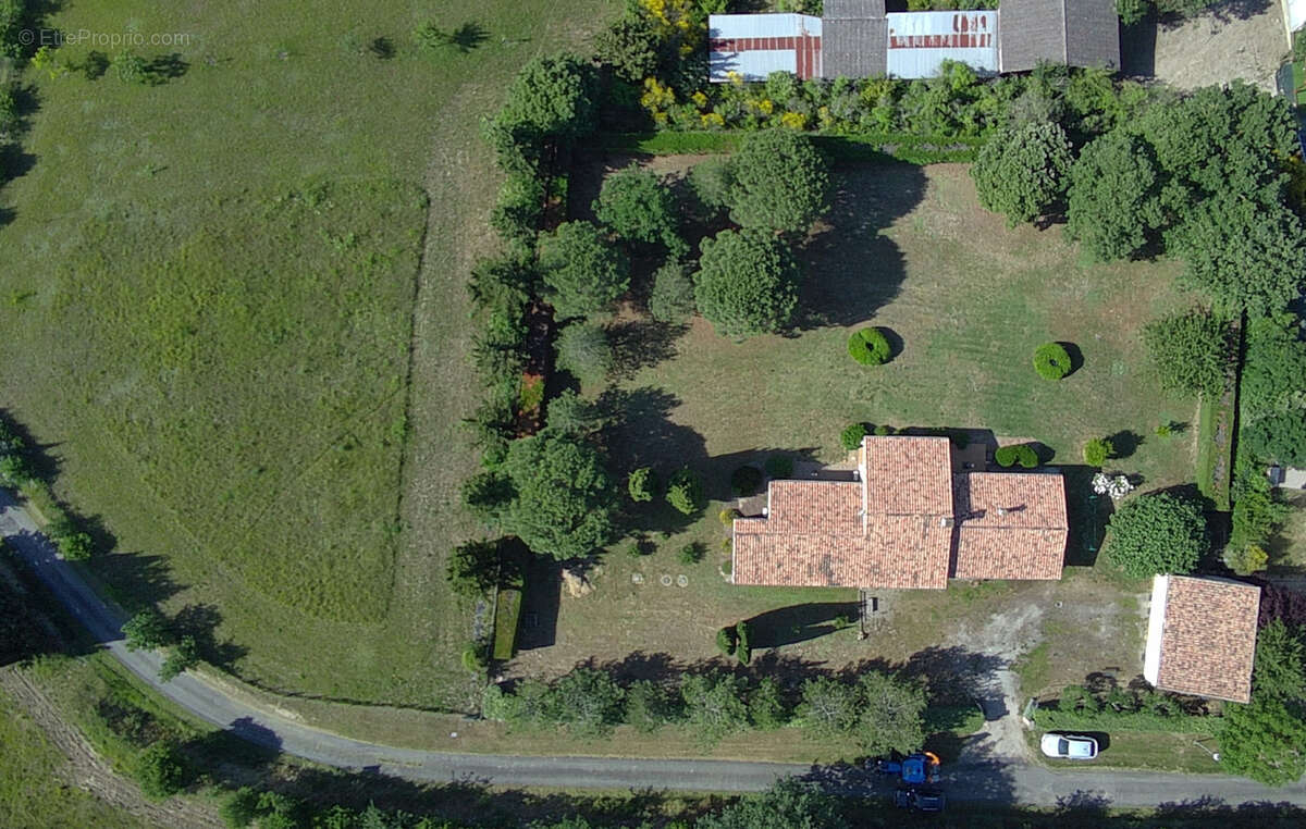 Maison à CAILHAU