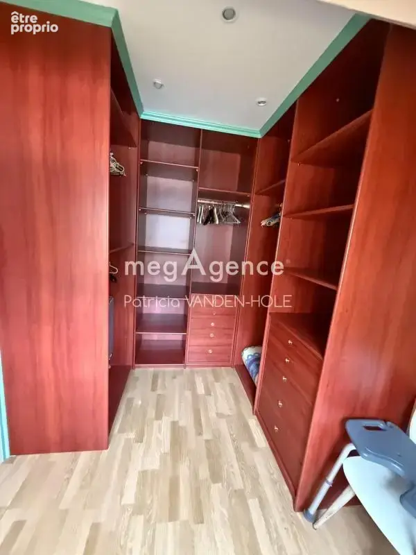 Villa avec piscine couverte à 1h de Paris , vendu avec le mobiliers , prestations récentes - photo 17