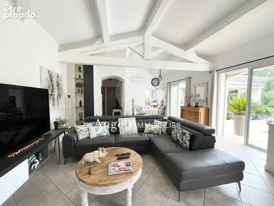 Saint-aygulf : villa de plain pied a 300m du centre ville - photo 8