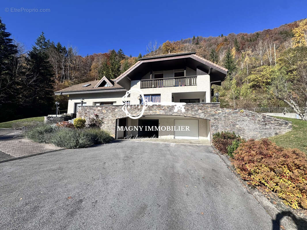Maison à CHATILLON-SUR-CLUSES